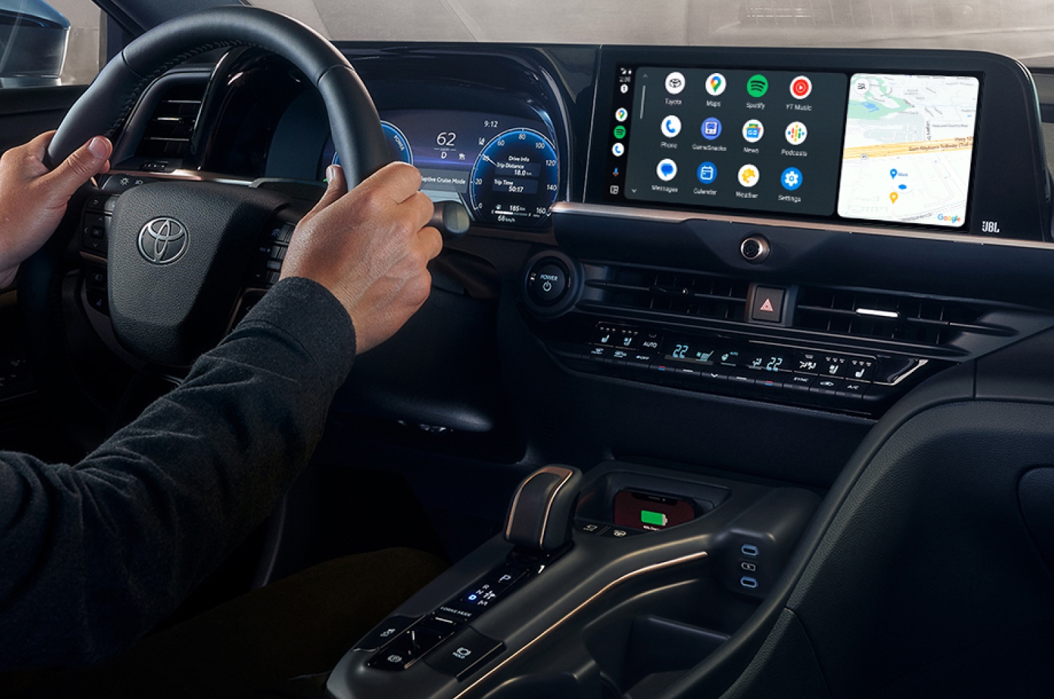 2025 Toyota Crown vs. 2025 Toyota Crown Signia - Technology Features